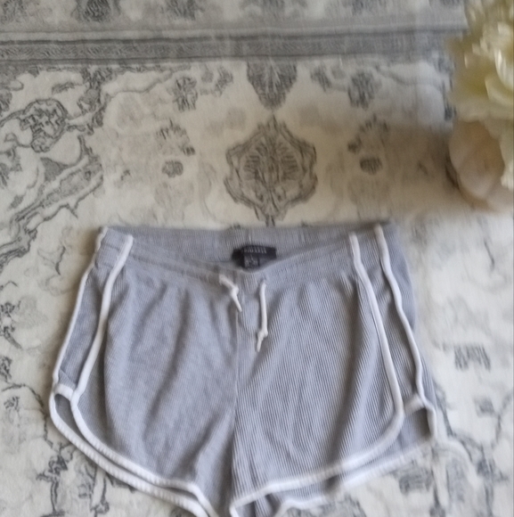 Primark Gray Striped Women's Athletic Shorts - Picture 1 of 4